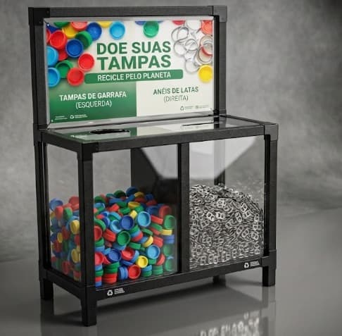 Tampinhas plásticas coloridas recolhidas para reciclagem